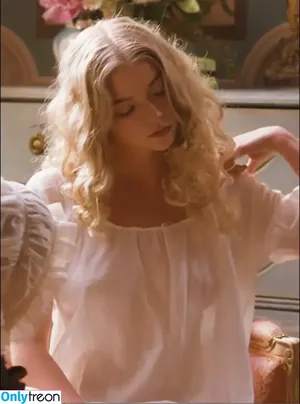 Anya Taylor-Joy / Anya Taylor Joy / anyataylorjoy nude photo #0569