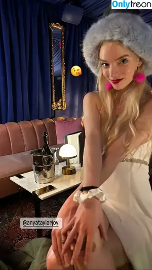Anya Taylor-Joy / Anya Taylor Joy / anyataylorjoy nude photo #0595