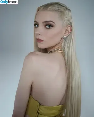 Anya Taylor-Joy / Anya Taylor Joy / anyataylorjoy nude photo #0618