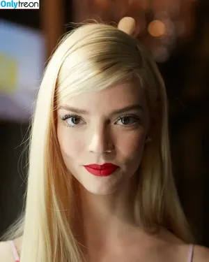 Anya Taylor-Joy / Anya Taylor Joy / anyataylorjoy nude photo #0647