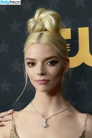 Anya Taylor-Joy / Anya Taylor Joy / anyataylorjoy nude photo #0655