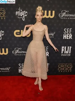 Anya Taylor-Joy / Anya Taylor Joy / anyataylorjoy nude photo #0661