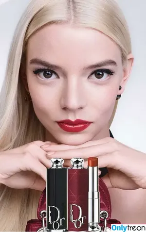 Anya Taylor-Joy / Anya Taylor Joy / anyataylorjoy nude photo #0721