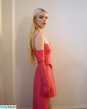 Anya Taylor-Joy / Anya Taylor Joy / anyataylorjoy nude photo #0755