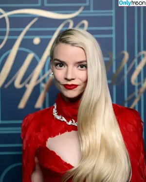 Anya Taylor-Joy / Anya Taylor Joy / anyataylorjoy nude photo #0780
