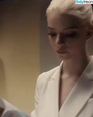 Anya Taylor-Joy / Anya Taylor Joy / anyataylorjoy nude photo #0787
