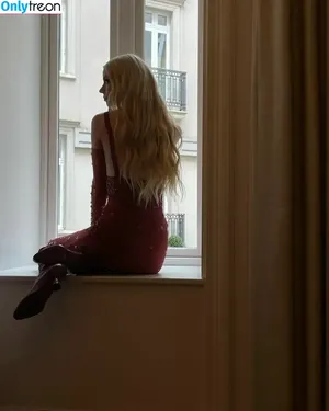 Anya Taylor-Joy / Anya Taylor Joy / anyataylorjoy nude photo #0819