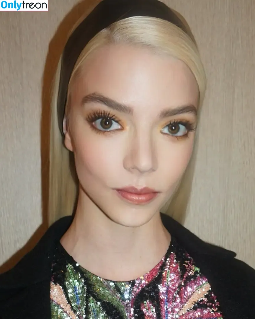 Anya Taylor-Joy nude photo #0003 (Anya Taylor Joy / anyataylorjoy)