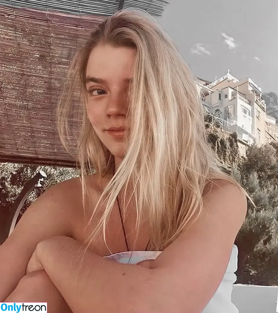 Anya Taylor-Joy nude photo #0182 (Anya Taylor Joy / anyataylorjoy)