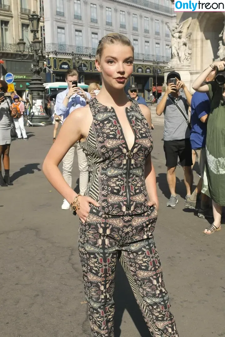 Anya Taylor-Joy nude photo #0284 (Anya Taylor Joy / anyataylorjoy)