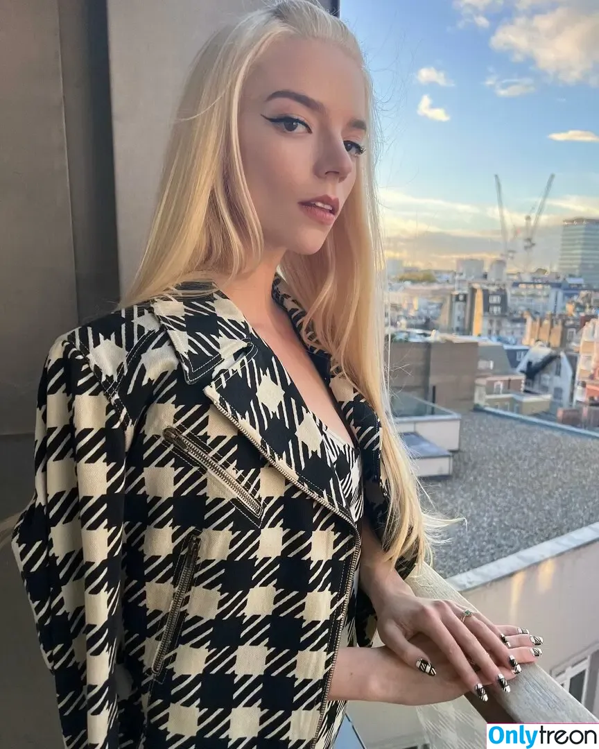 Anya Taylor-Joy nude photo #0472 (Anya Taylor Joy / anyataylorjoy)