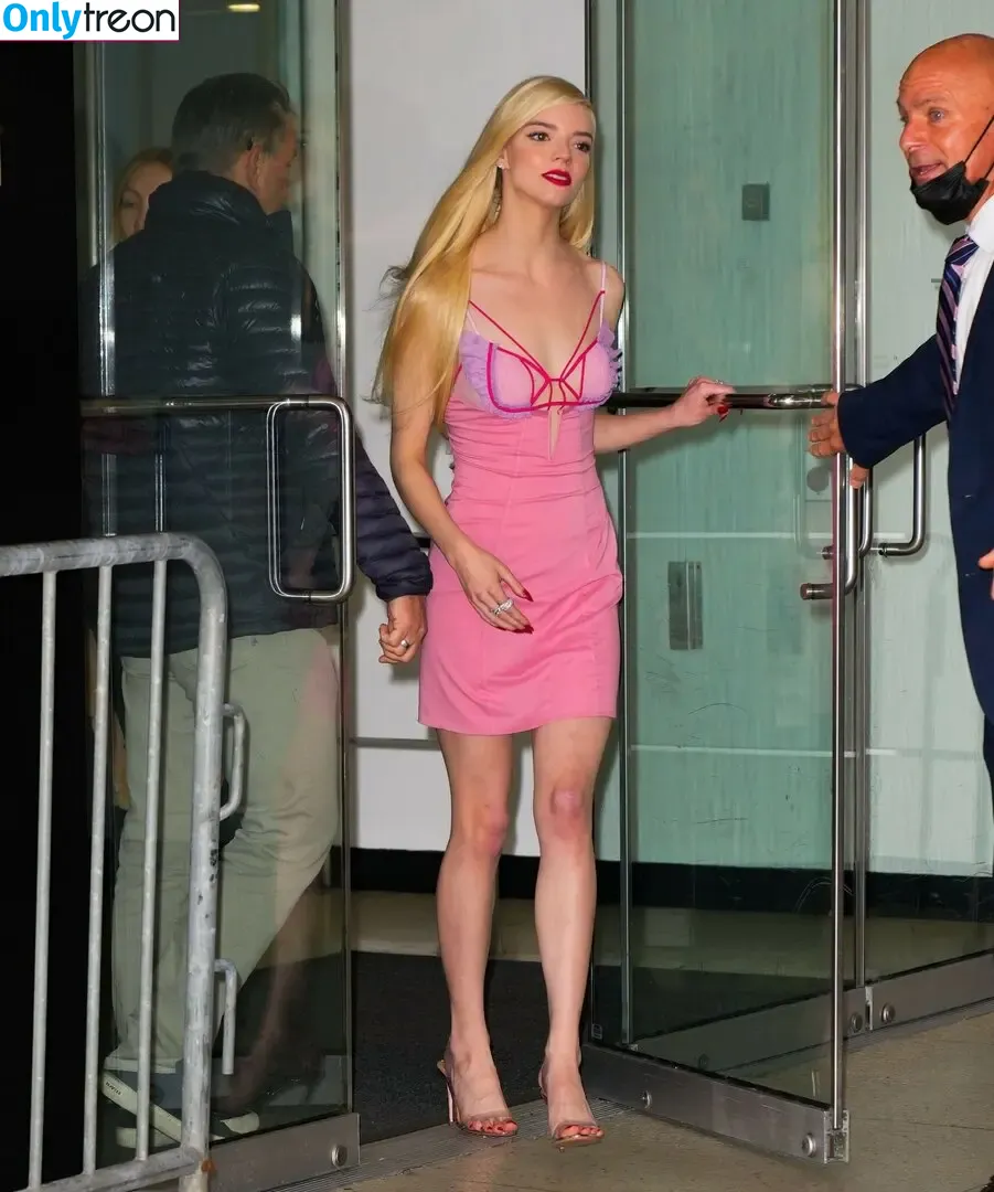 Anya Taylor-Joy nude photo #0555 (Anya Taylor Joy / anyataylorjoy)