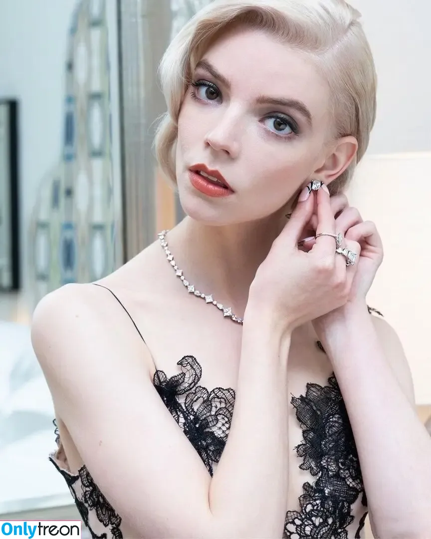Anya Taylor-Joy nude photo #0575 (Anya Taylor Joy / anyataylorjoy)