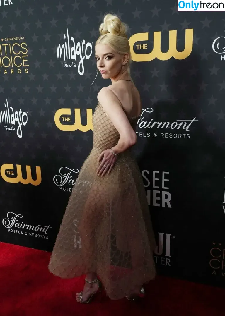 Anya Taylor-Joy nude photo #0626 (Anya Taylor Joy / anyataylorjoy)