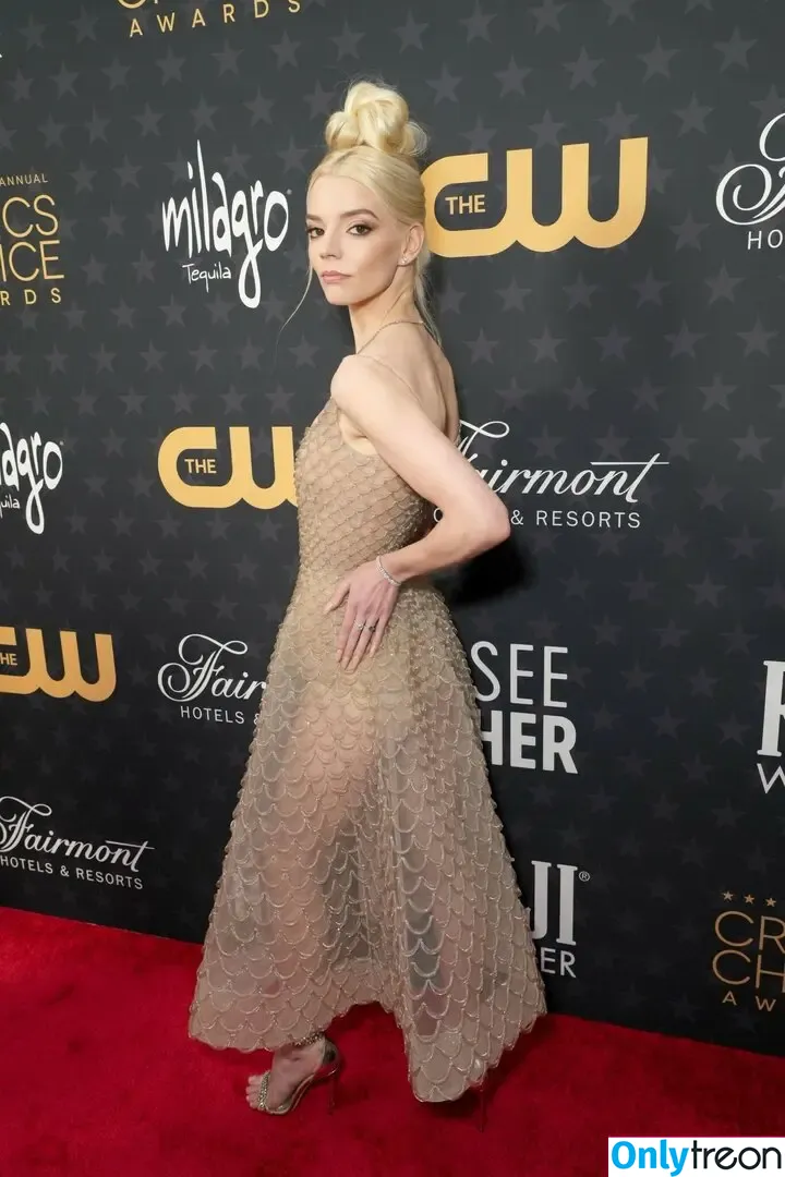 Anya Taylor-Joy nude photo #0631 (Anya Taylor Joy / anyataylorjoy)