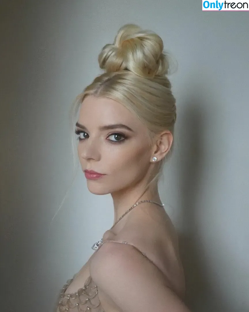 Anya Taylor-Joy nude photo #0637 (Anya Taylor Joy / anyataylorjoy)
