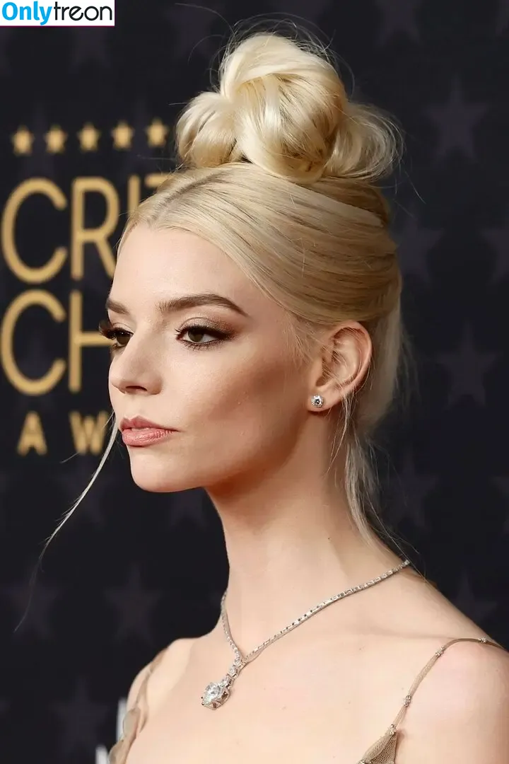 Anya Taylor-Joy nude photo #0651 (Anya Taylor Joy / anyataylorjoy)