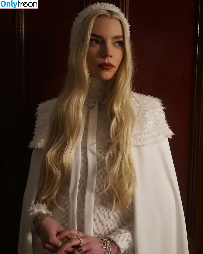 Anya Taylor-Joy nude photo #0694 (Anya Taylor Joy / anyataylorjoy)