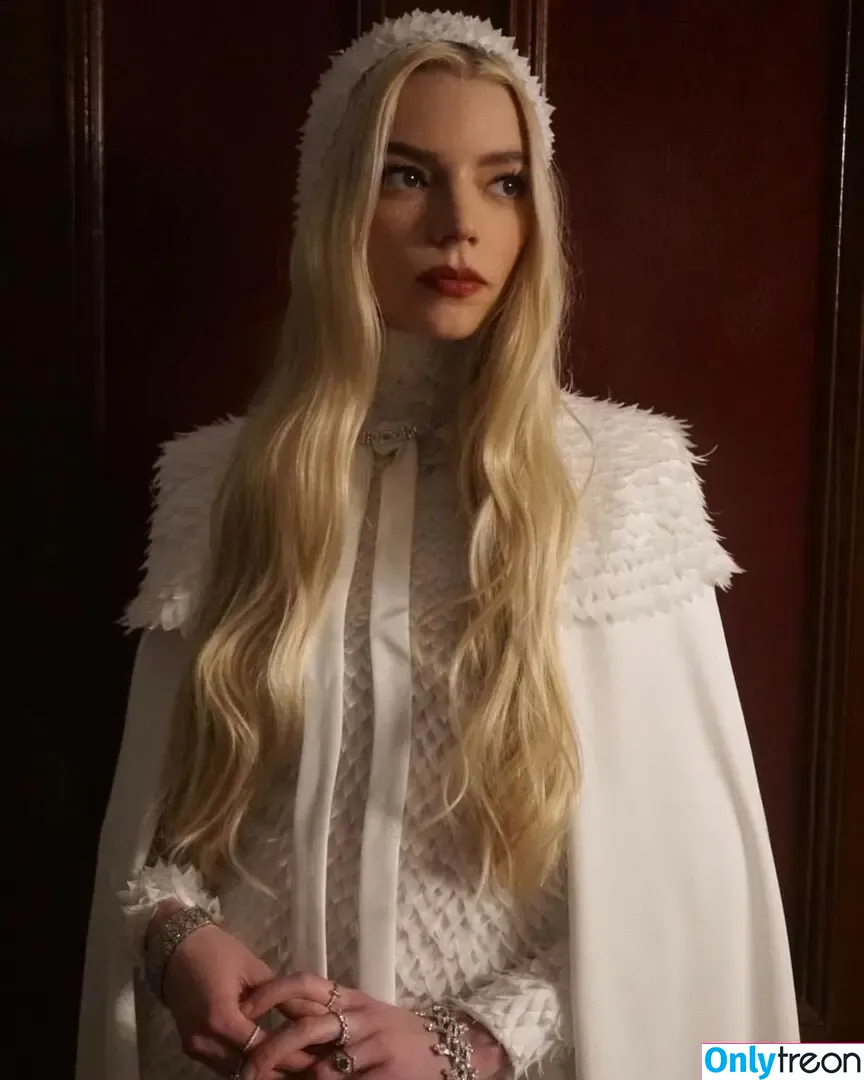 Anya Taylor-Joy nude photo #0701 (Anya Taylor Joy / anyataylorjoy)