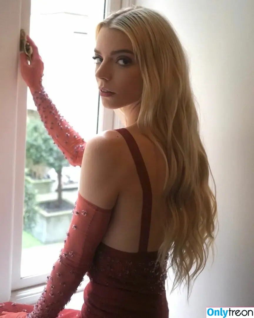 Anya Taylor-Joy nude photo #0734 (Anya Taylor Joy / anyataylorjoy)