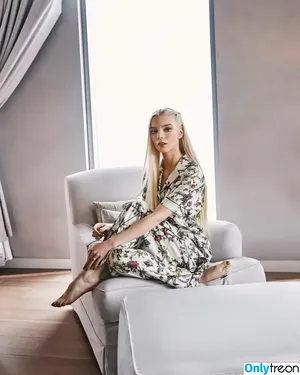 Anya Taylor-Joy / Anya Taylor Joy / anyataylorjoy nude photo #1058