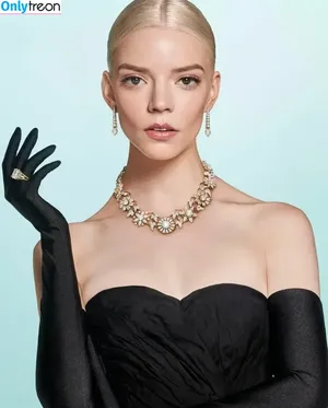 Anya Taylor-Joy / Anya Taylor Joy / anyataylorjoy nude photo #1072