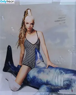 Anya Taylor-Joy / Anya Taylor Joy / anyataylorjoy nude photo #1074