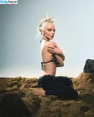 Anya Taylor-Joy / Anya Taylor Joy / anyataylorjoy nude photo #1076