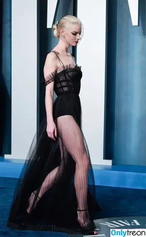 Anya Taylor-Joy / Anya Taylor Joy / anyataylorjoy nude photo #1113