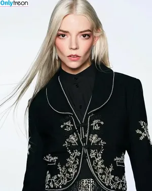 Anya Taylor-Joy / Anya Taylor Joy / anyataylorjoy nude photo #1160