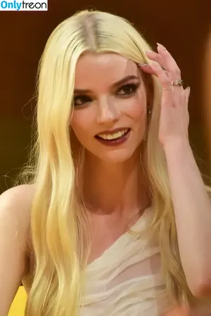 Anya Taylor-Joy / Anya Taylor Joy / anyataylorjoy nude photo #1166