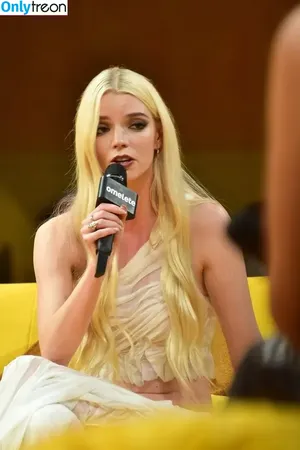 Anya Taylor-Joy / Anya Taylor Joy / anyataylorjoy nude photo #1183