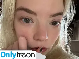 Anya Taylor-Joy / Anya Taylor Joy / anyataylorjoy nude photo #1239