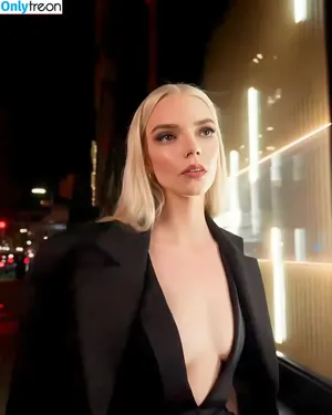 Anya Taylor-Joy / Anya Taylor Joy / anyataylorjoy nude photo #1338