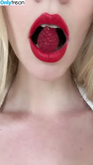 Anya Taylor-Joy / Anya Taylor Joy / anyataylorjoy nude photo #1434