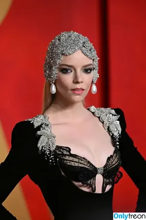 Anya Taylor-Joy / Anya Taylor Joy / anyataylorjoy nude photo #1473