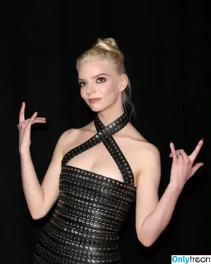 Anya Taylor-Joy / Anya Taylor Joy / anyataylorjoy nude photo #1515