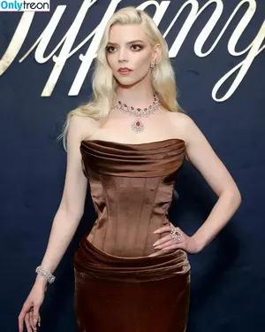 Anya Taylor-Joy / Anya Taylor Joy / anyataylorjoy nude photo #1621