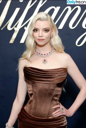 Anya Taylor-Joy / Anya Taylor Joy / anyataylorjoy nude photo #1640