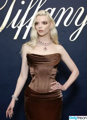 Anya Taylor-Joy / Anya Taylor Joy / anyataylorjoy nude photo #1642