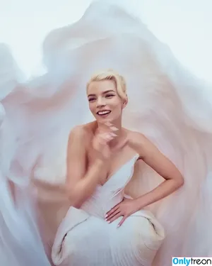 Anya Taylor-Joy / Anya Taylor Joy / anyataylorjoy nude photo #1760