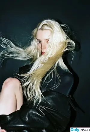 Anya Taylor-Joy / Anya Taylor Joy / anyataylorjoy nude photo #1797