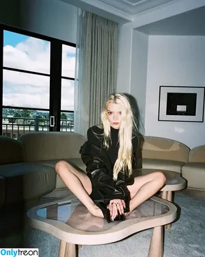 Anya Taylor-Joy / Anya Taylor Joy / anyataylorjoy nude photo #1814