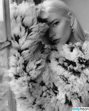 Anya Taylor-Joy / Anya Taylor Joy / anyataylorjoy nude photo #1847