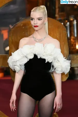 Anya Taylor-Joy / Anya Taylor Joy / anyataylorjoy nude photo #1945