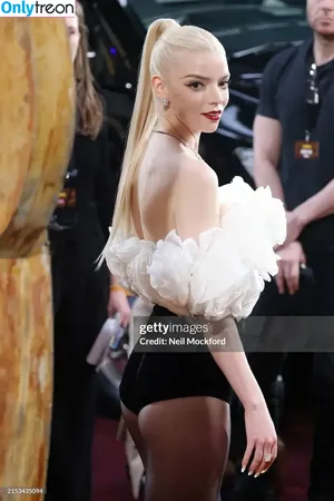 Anya Taylor-Joy / Anya Taylor Joy / anyataylorjoy nude photo #1964