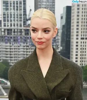 Anya Taylor-Joy / Anya Taylor Joy / anyataylorjoy nude photo #1970