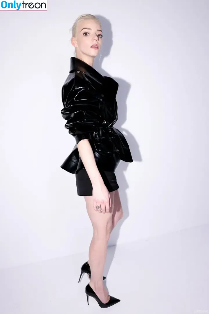 Anya Taylor-Joy nude photo #1027 (Anya Taylor Joy / anyataylorjoy)