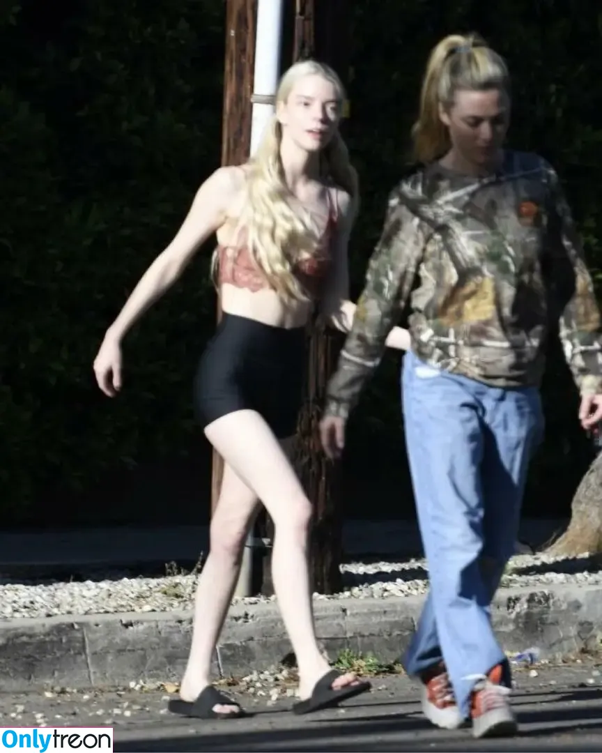 Anya Taylor-Joy nude photo #1149 (Anya Taylor Joy / anyataylorjoy)