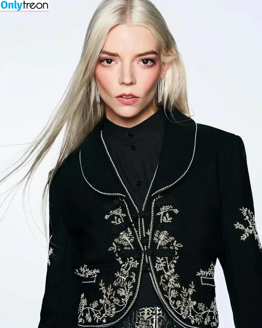 Anya Taylor-Joy nude photo #1160 (Anya Taylor Joy / anyataylorjoy)